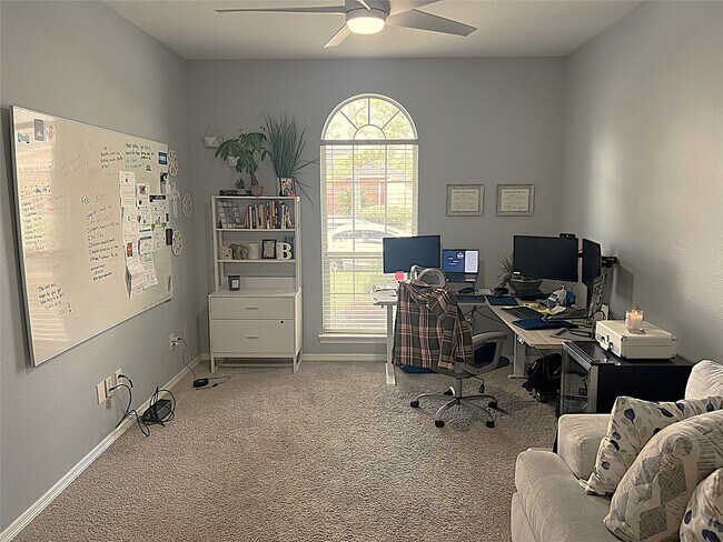 Building Photo - 8426 Hunters Village Dr