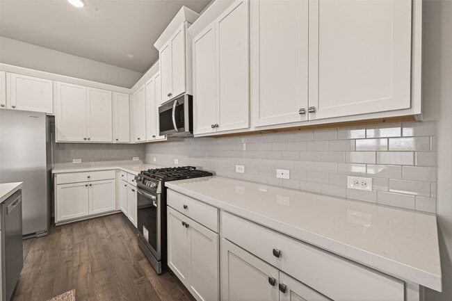 Building Photo - 6123 Severson Lake Ct