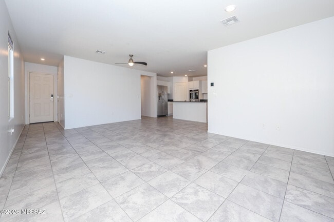 Building Photo - 2943 W Dakota Vista Way