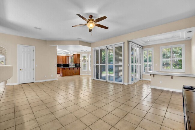 Building Photo - Single Story in Country Club Hills!