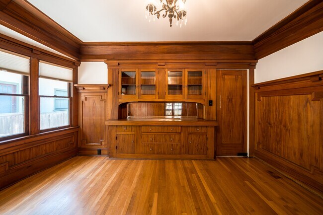 Building Photo - 3924 Alameda Pl