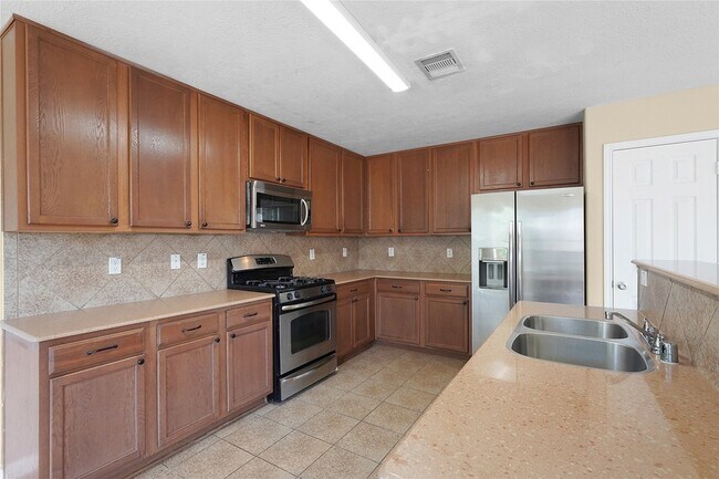 Building Photo - 18743 Westgate Park Dr