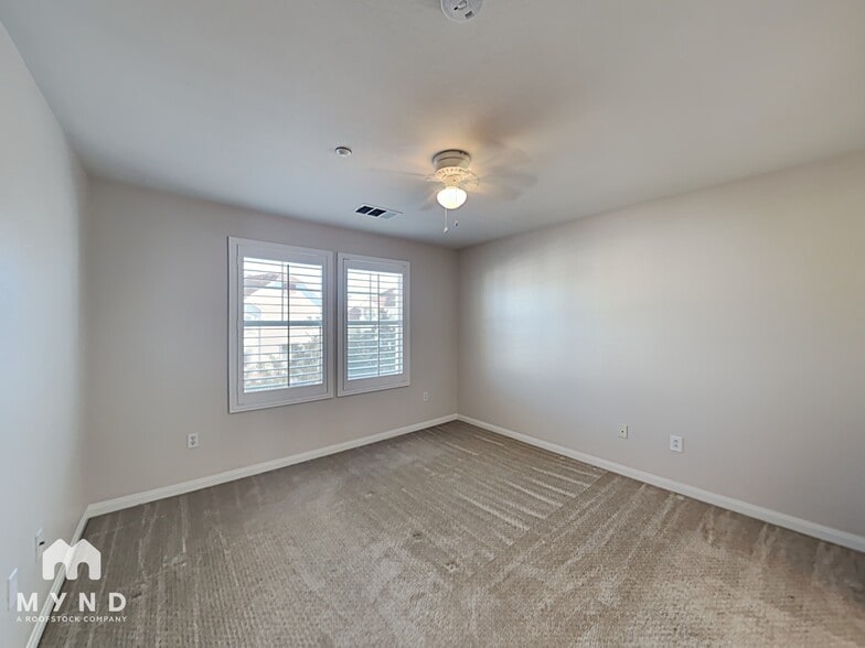 Building Photo - 815 Harbor Cliff Way