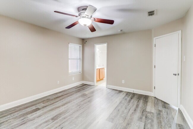 Building Photo - 1477 Hickory Creek Ln