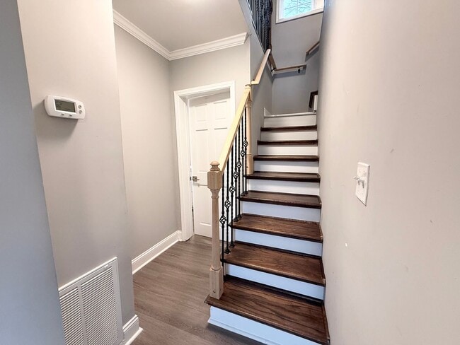 Building Photo - Renovated 2BR Home Minutes from Downtown Hickory – Washer & Dryer Included!