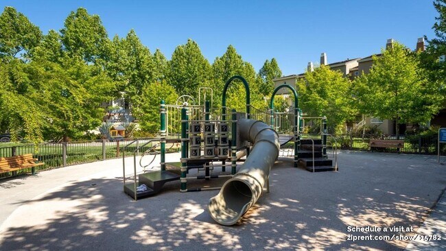 Building Photo - 4 Muller Pl