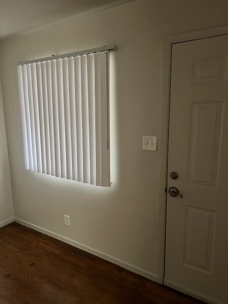 Building Photo - 1916 7th St