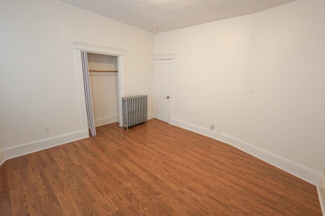 Building Photo - 421 Seaver St