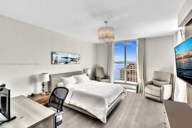 Building Photo - 848 Brickell Key Dr