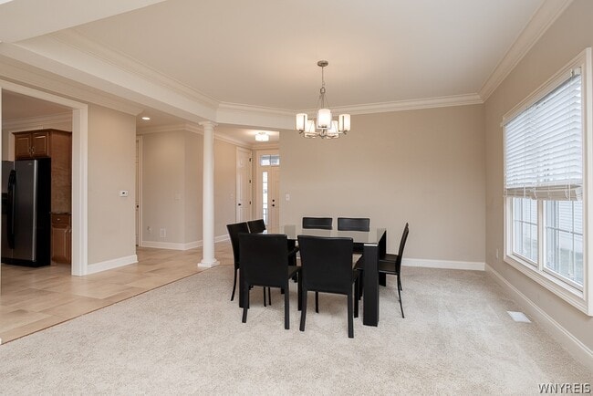 Building Photo - 9 Hidden Creek Ct