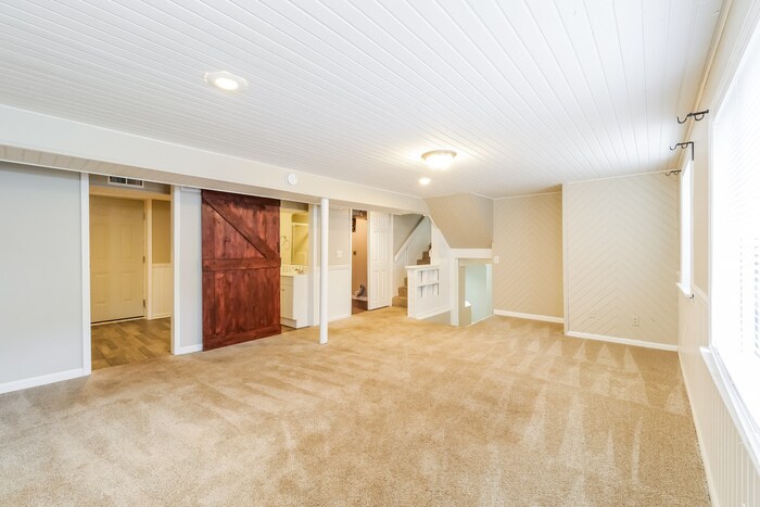 Building Photo - 13624 Spring St