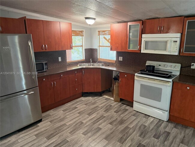 Building Photo - 20606 NW 55th Ct