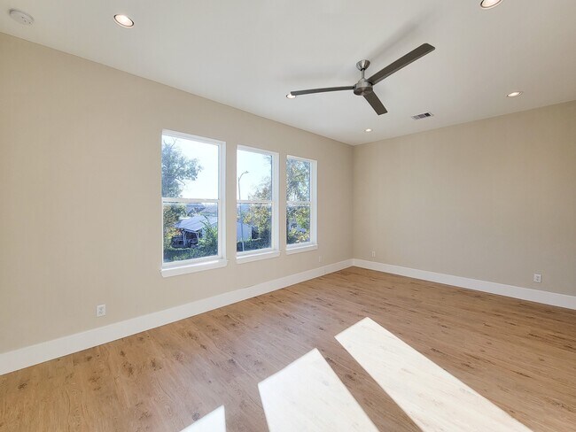 Building Photo - 5613 Leonard St