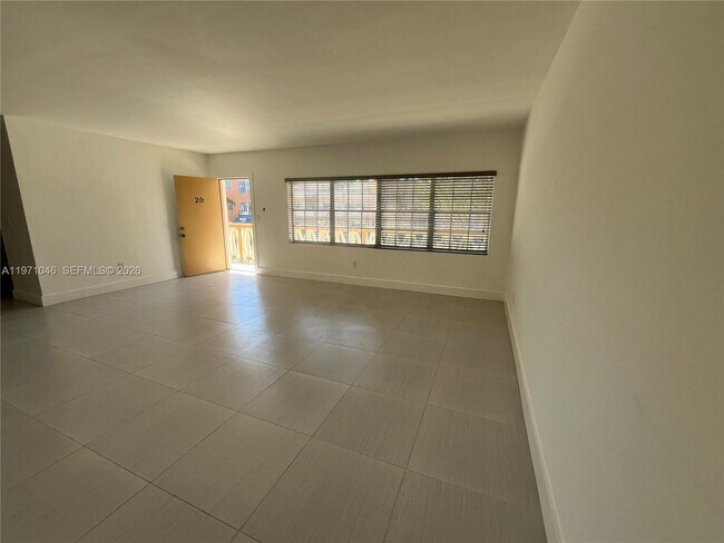 Building Photo - 11855 NE 19th Dr