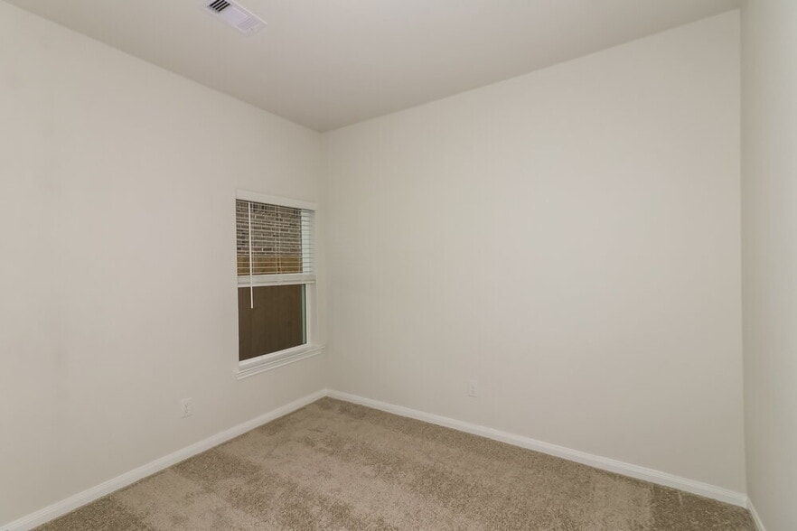 Building Photo - 420 Polly Grv Dr