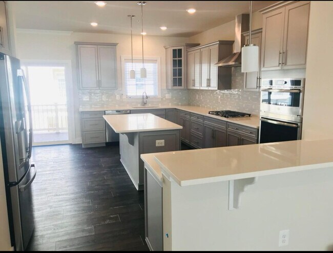 Building Photo - 7197 McHenry Pl