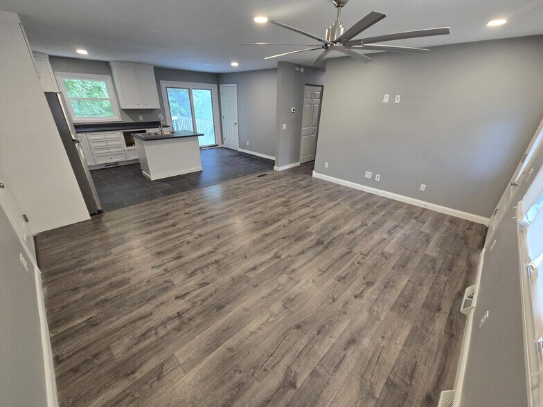 Building Photo - 603 Cherry Street Ct