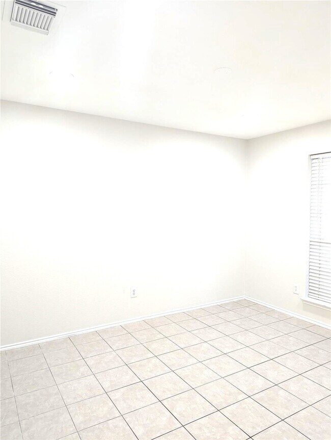 Building Photo - 9202 Aberdeen Lake Dr