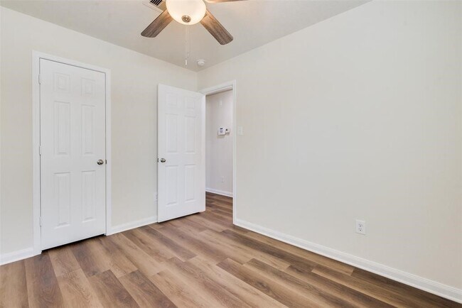 Building Photo - 26918 Graybill Ct