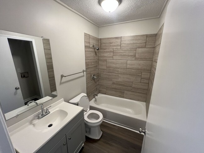 Building Photo - For Rent – Charming 3 Bedroom, 1 Bath Home