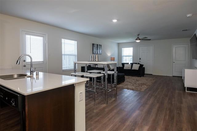 Primary Photo - 1215 Fairford Rd