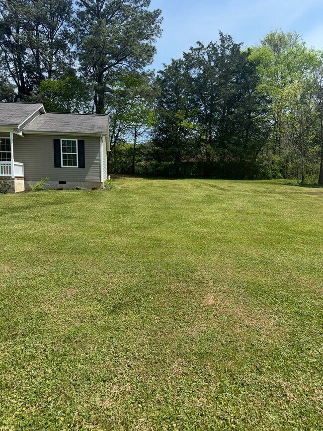 Building Photo - Newly Renovated 3-bedroom, 2 Bath Home with 1 Acre Lot!