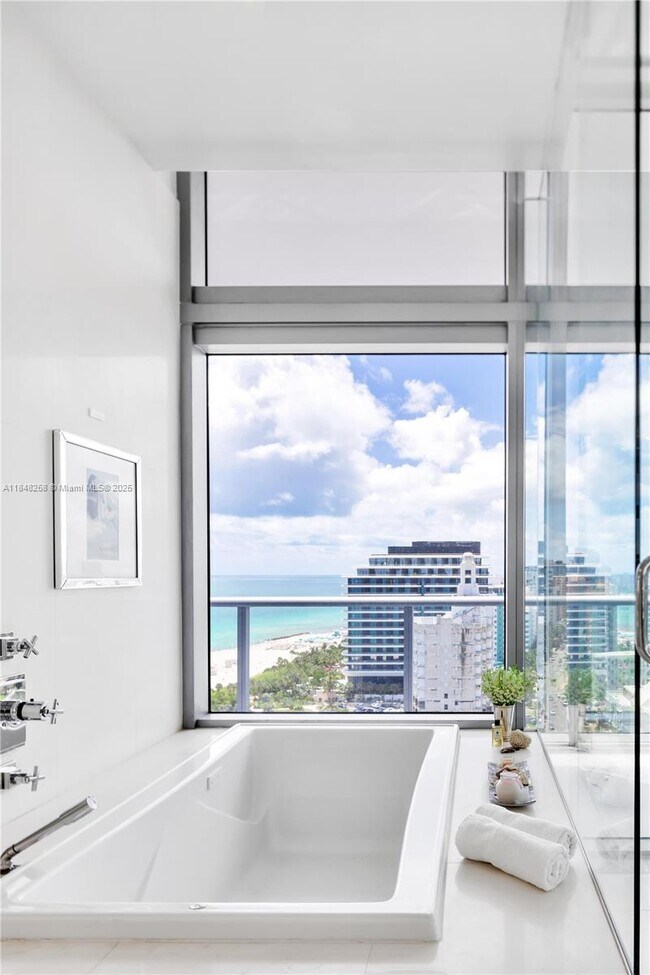 Building Photo - 3737 Collins Ave