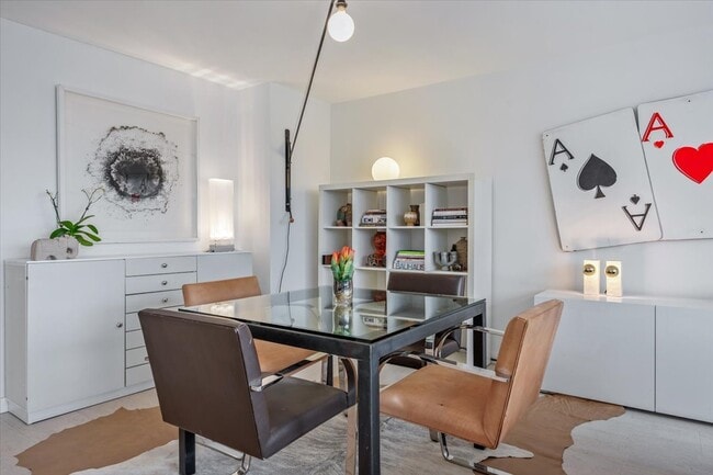 Building Photo - 360 E Randolph St