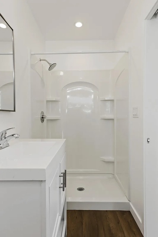 Building Photo - 620 N Cambridge St