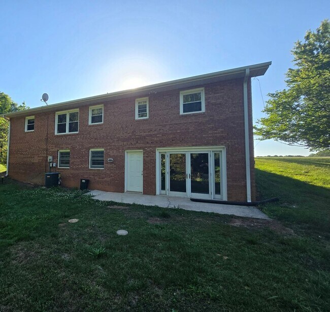 Building Photo - 3399 NC-16