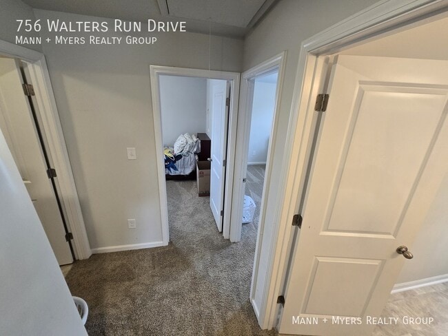 Building Photo - 756 Walters Run Dr