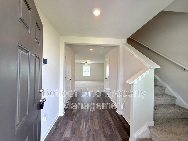 Building Photo - 445 Belcaro Dr