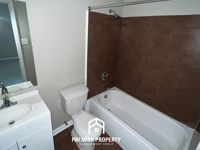 Building Photo - 5011 Tradewind Terrace