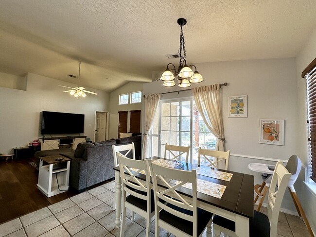 Building Photo - 5420 Kokopelli Ct NW