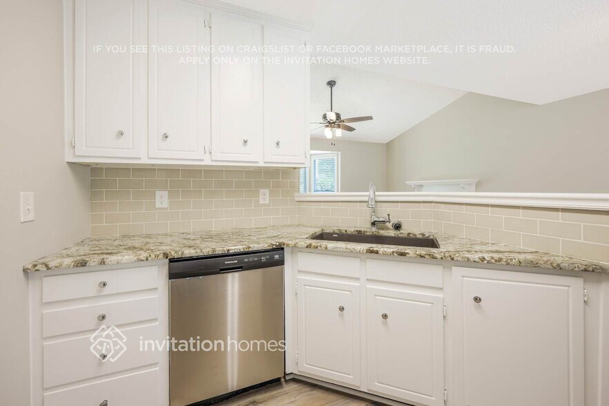 Building Photo - 1015 Rolling Meadow Dr