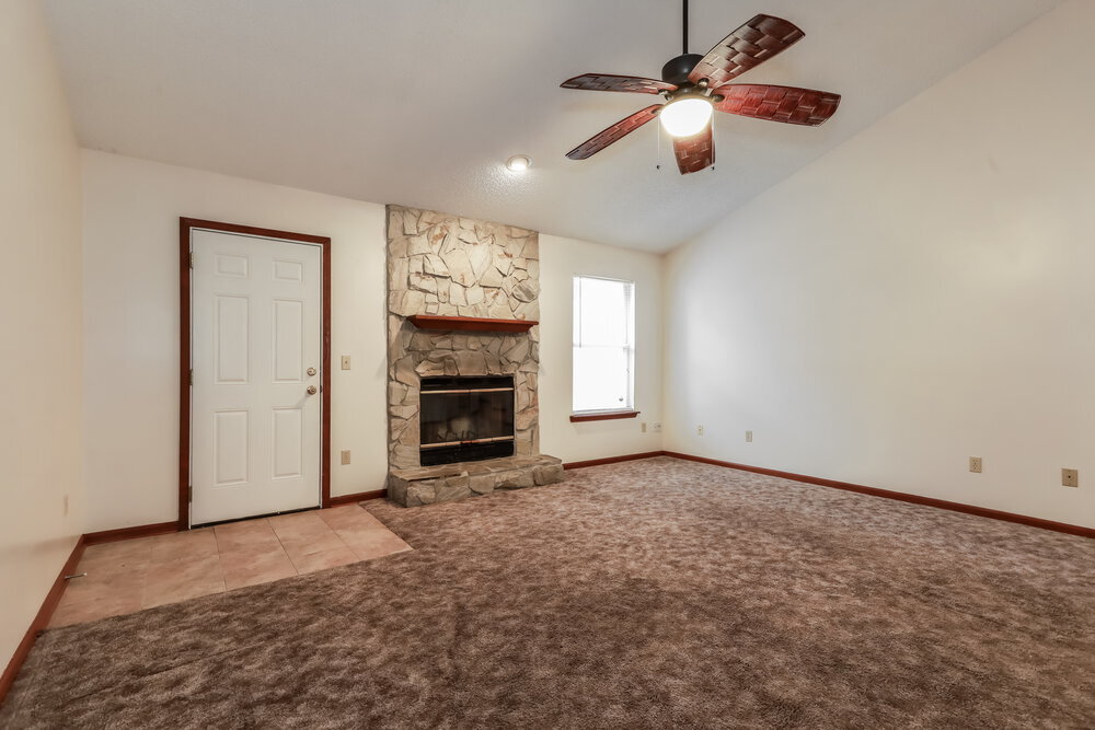 Building Photo - 2115 Center Way