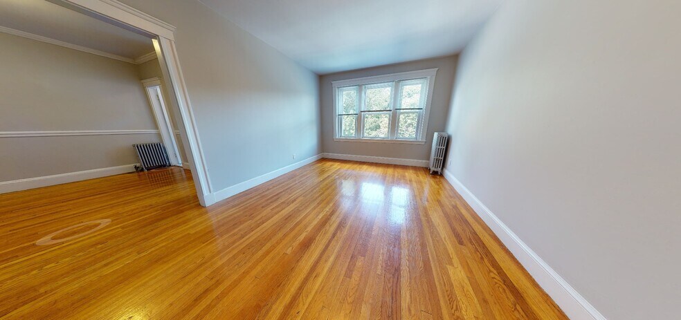 Building Photo - 9 Gray Gdns E