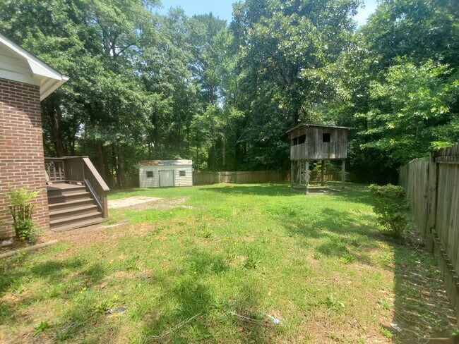 Building Photo - 5090 Summer Ridge Rd