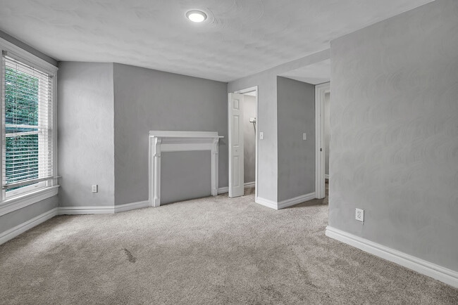 Building Photo - 122 Webster Ave