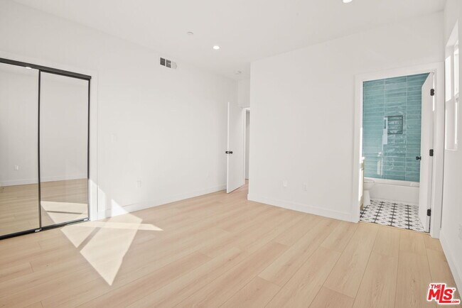 Building Photo - 1707 Burnside Ave