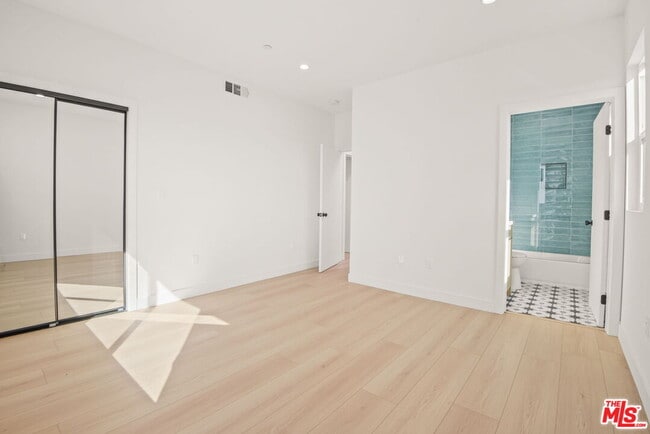 Building Photo - 1709 Burnside Ave