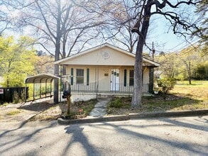 Building Photo - 838 N 34th St