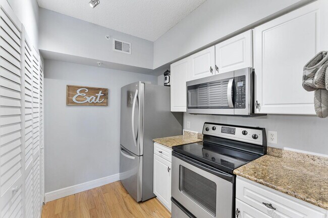 Building Photo - 2218 Tuscany Way