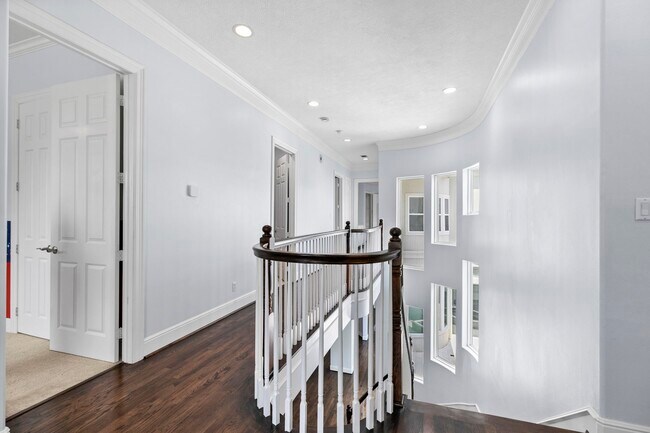 Building Photo - 4626 Braeburn Dr