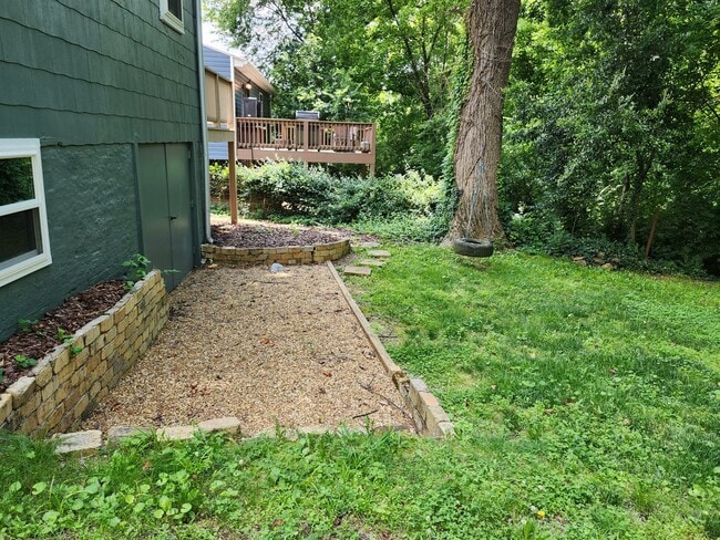Building Photo - Coming in August - 2 Bedroom 1 bath home i...