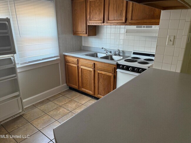 Building Photo - 3518 Southward Dr