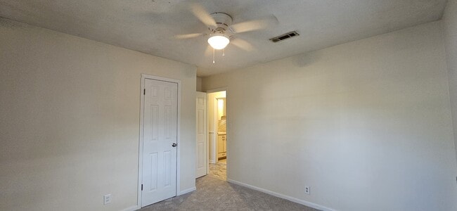 Building Photo - 306 Mustang Dr