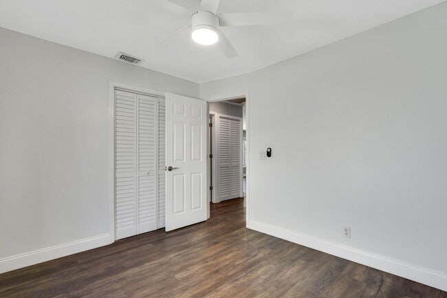 Building Photo - 105 Wingate Dr