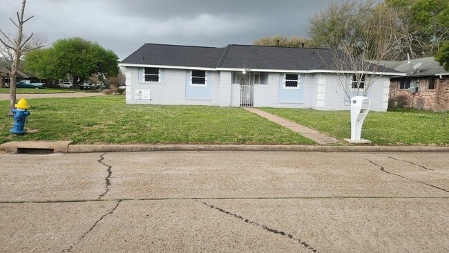 Building Photo - 5503 Bertellis Ln