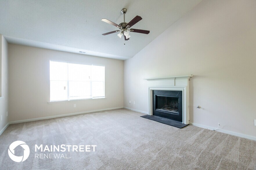 Building Photo - 720 White Oak Ct